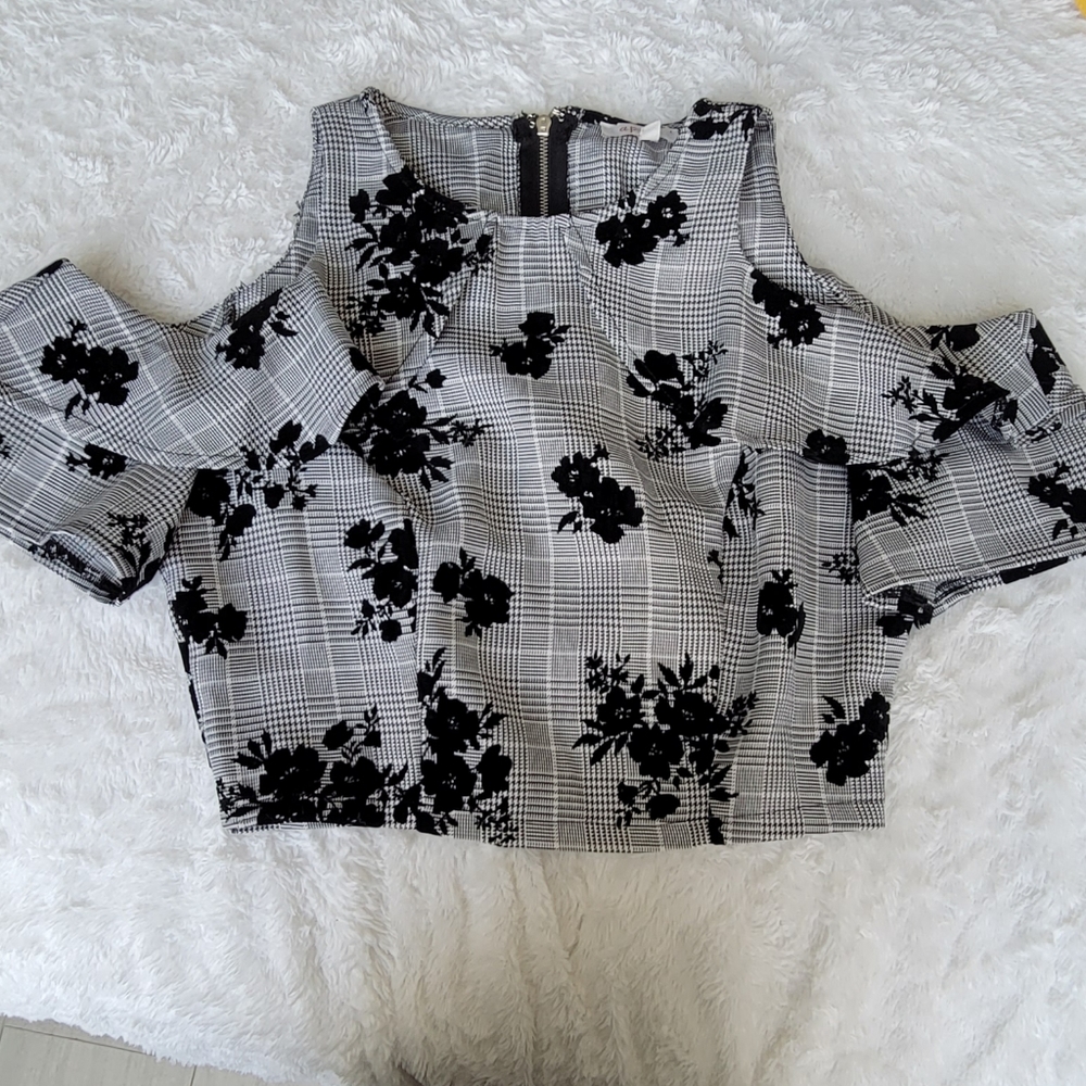 Super cute crop top